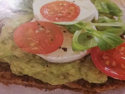 Avokádovo – tuniaková pomazánka 