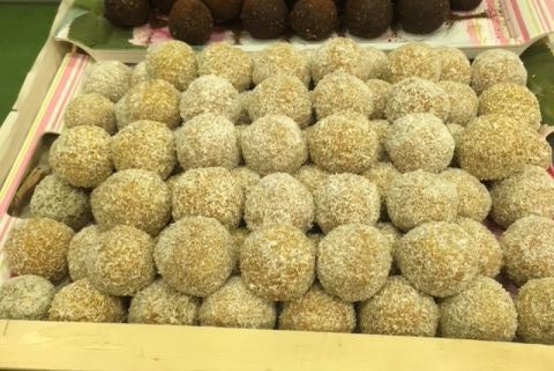 Mrkvové a čokoládové guľky ako dezert Mrkvové a čokoládové guľky ako dezert